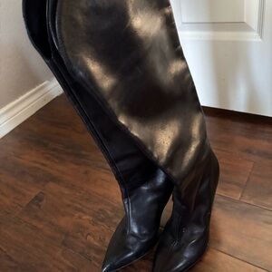 Elegant Black Leather Women's Boots